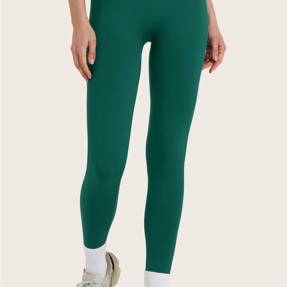 SET Active Sculptflex Leggings in Mojito - Size L